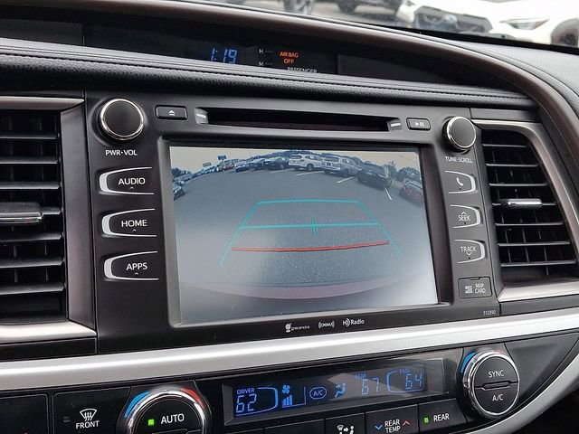 Used 2019 Toyota Highlander XLE AWD/4WD image 22