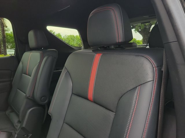 Used 2024 Chevrolet Traverse RS w/ LPO, Floor Liner Package FWD image 11