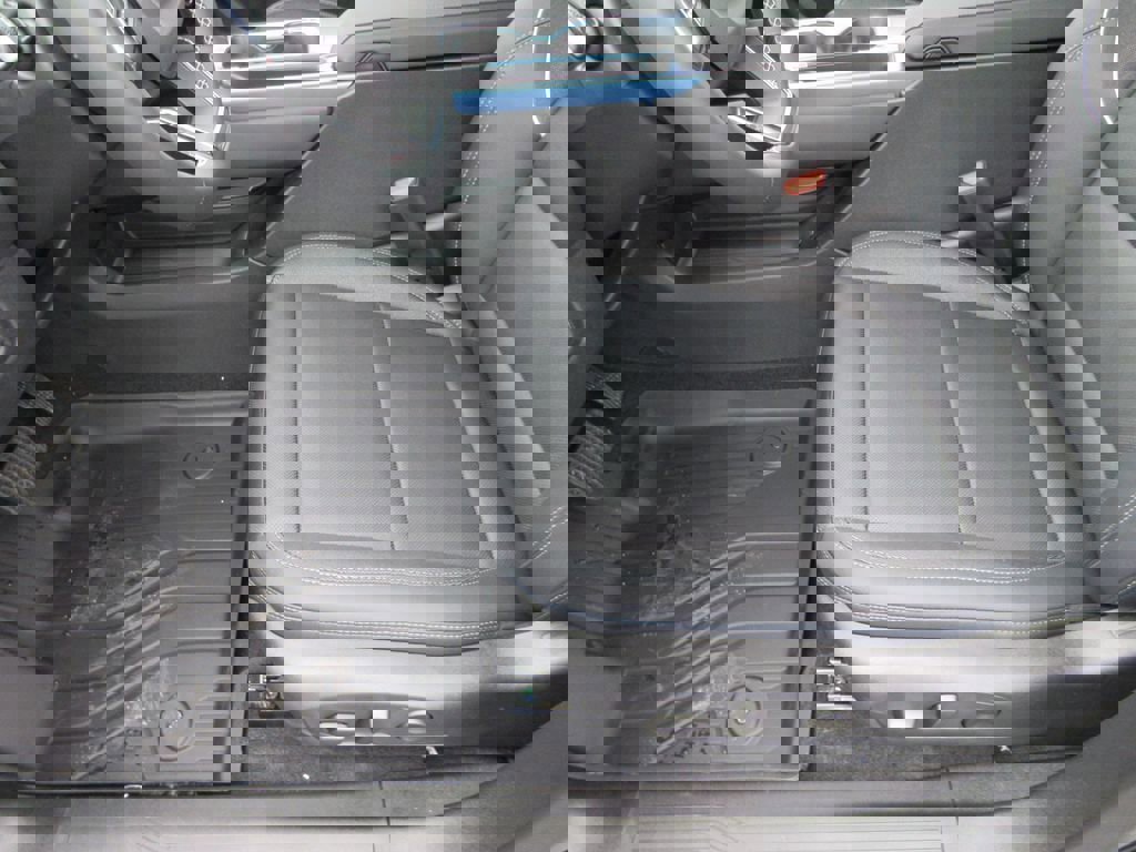 New 2026 Chevrolet Equinox EV LT w/ Convenience Package II AWD/4WD image 21