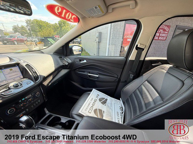 Used 2019 Ford Escape Titanium AWD/4WD image 22