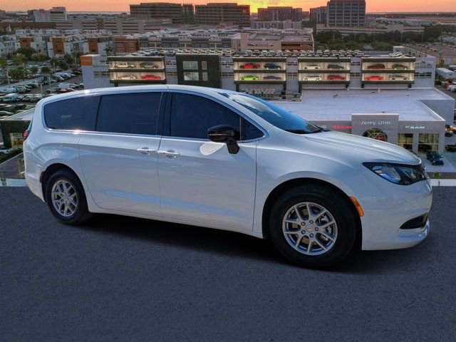 New 2026 Chrysler Voyager LX