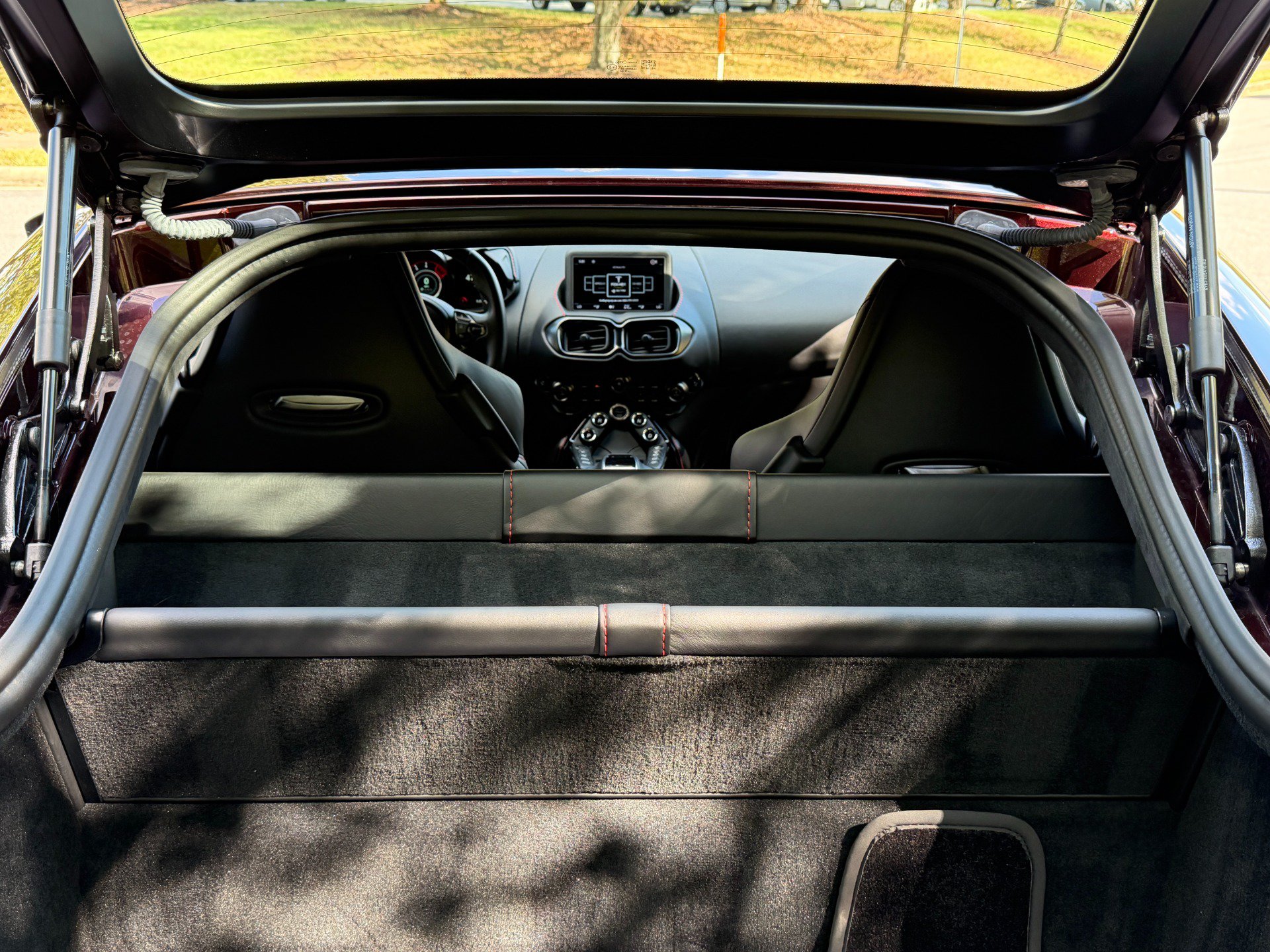 Used 2020 Aston Martin V8 Vantage Coupe RWD image 66