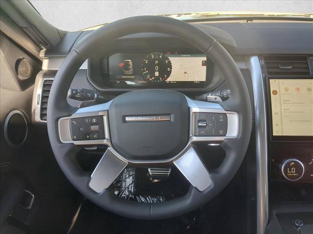 Used 2024 Land Rover Discovery Dynamic SE AWD/4WD image 12