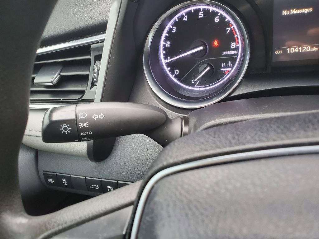Used 2018 Toyota Camry L image 20