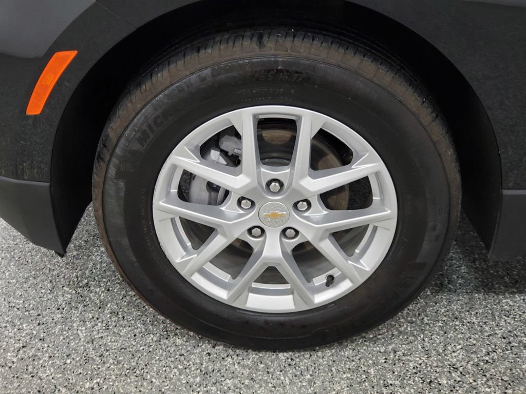 Used 2024 Chevrolet Equinox LT FWD image 9