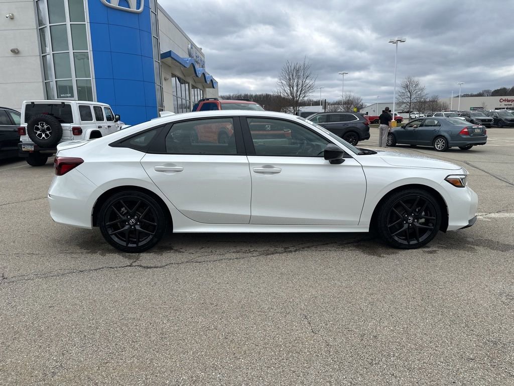 Used 2025 Honda Civic Sport image 2
