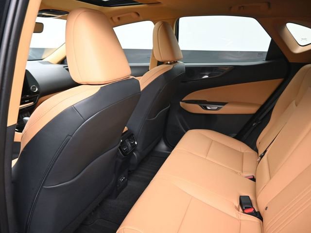 Used 2025 Lexus NX 250 FWD w/ Towing Package (2000 Lbs) image 10