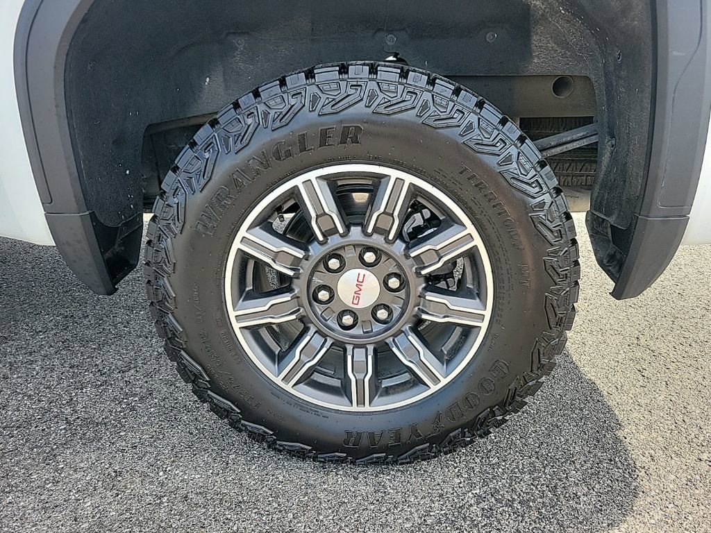 Used 2025 GMC Sierra 1500 AT4 AWD/4WD image 8