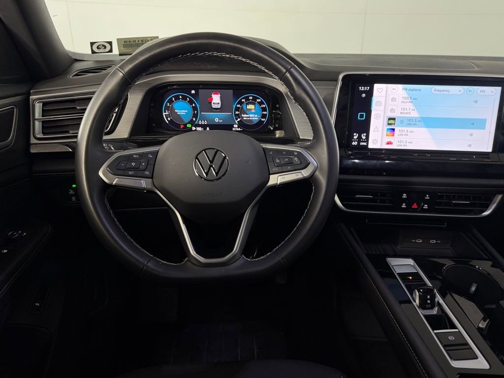 Used 2025 Volkswagen Atlas Cross Sport SE AWD/4WD image 12