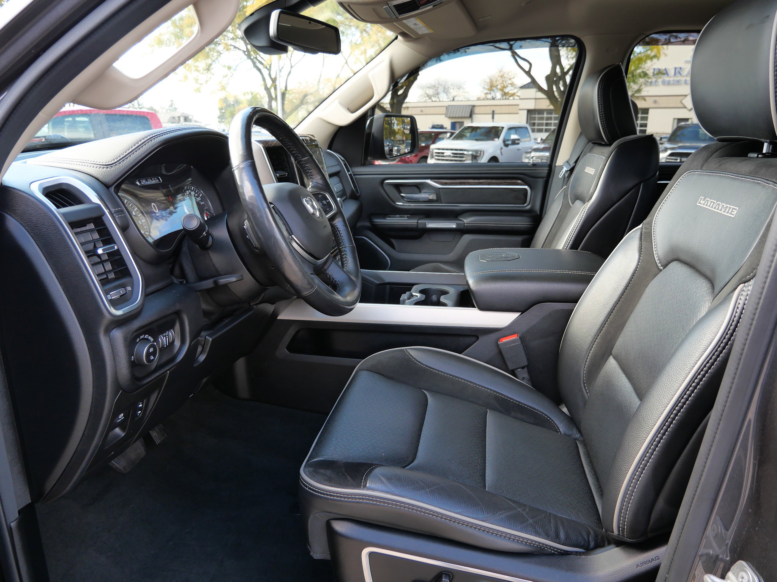 Used 2019 RAM 1500 Laramie image 12