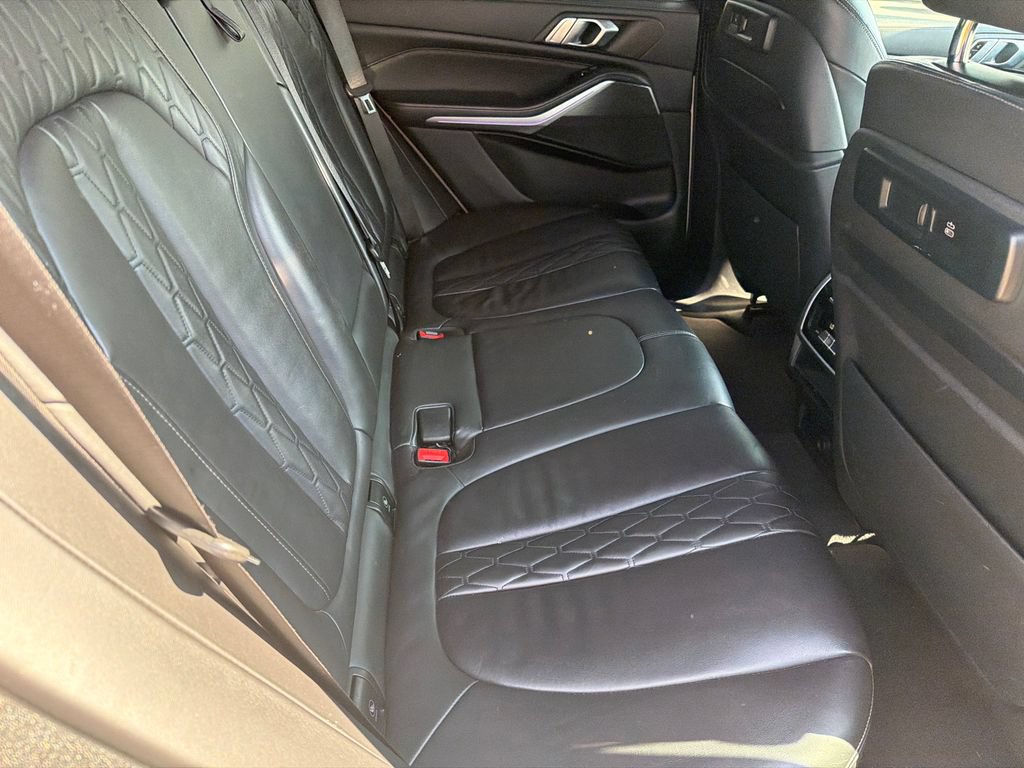 Used 2020 BMW X5 xDrive40i w/ M Sport Package AWD/4WD image 15