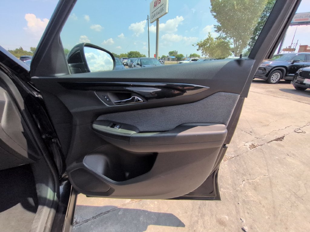 Used 2025 Chevrolet TrailBlazer LT AWD/4WD image 32