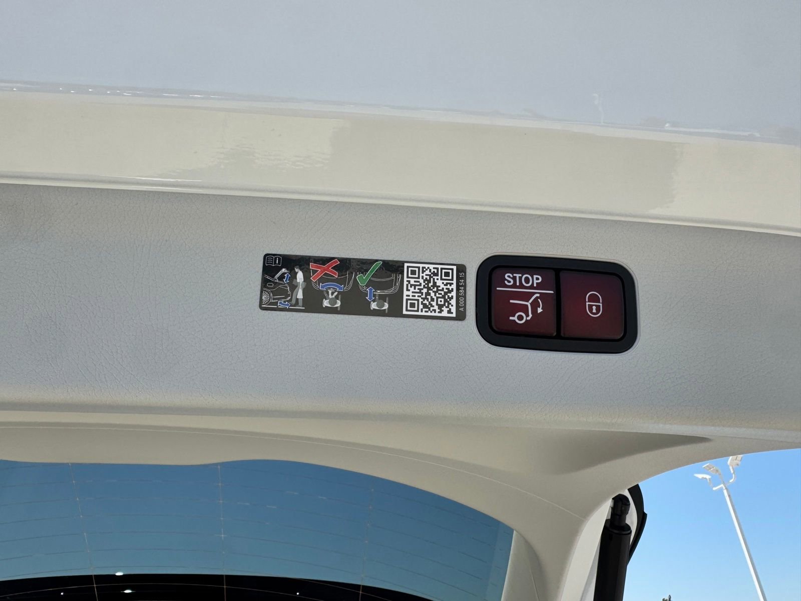 New 2026 Mercedes-Benz EQS 400 4MATIC SUV image 13