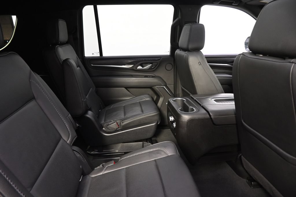 Used 2022 GMC Yukon XL Denali w/ Denali Premium Package AWD/4WD image 18
