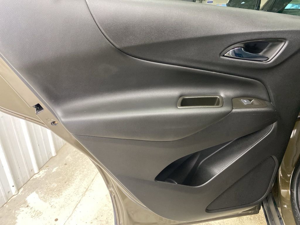 Used 2023 Chevrolet Equinox LT image 22