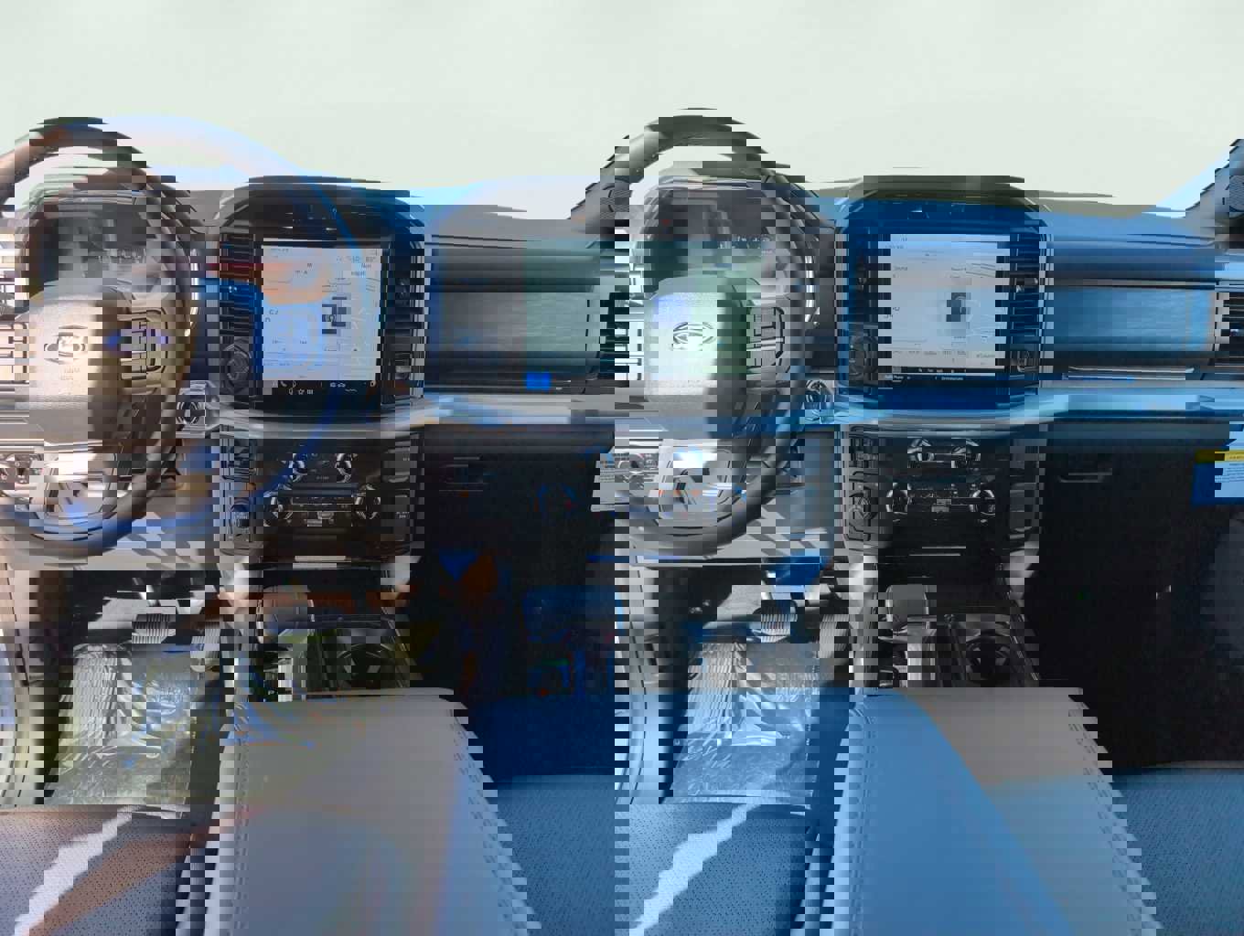 New 2025 Ford F150 Lariat w/ Equipment Group 501A Mid image 10