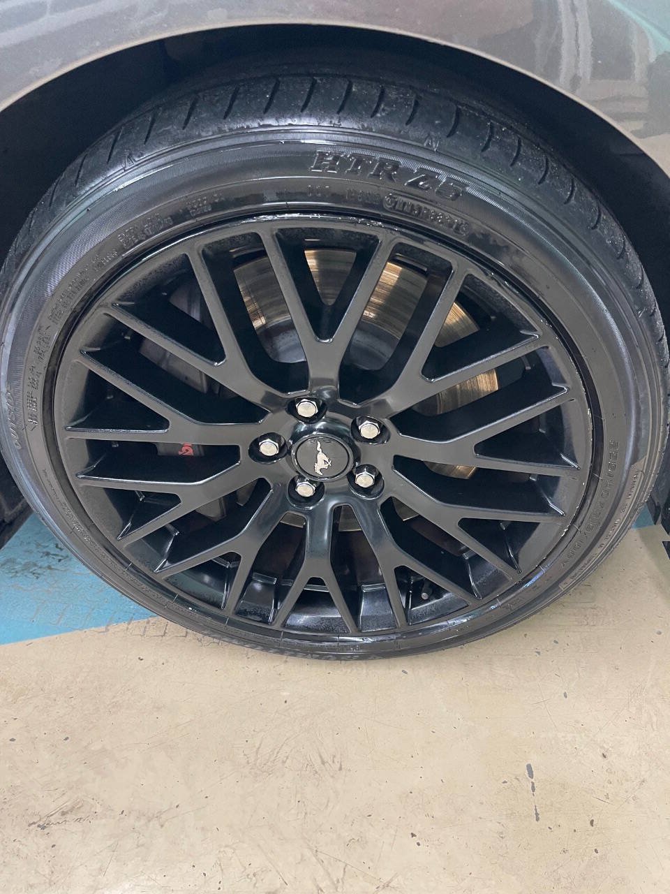 Used 2018 Ford Mustang GT w/ GT Performance Package RWD image 39