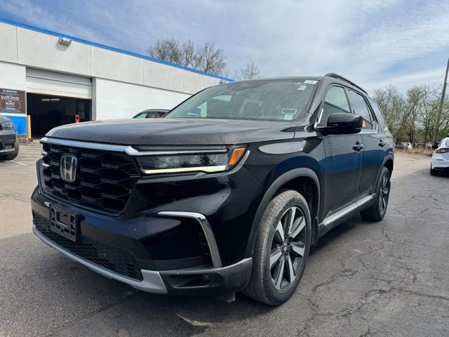 Used 2023 Honda Pilot Touring image 6