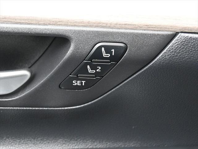 Certified 2026 Toyota Grand Highlander Platinum AWD/4WD image 16