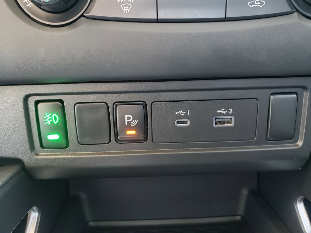 Used 2025 Nissan Frontier SV image 17