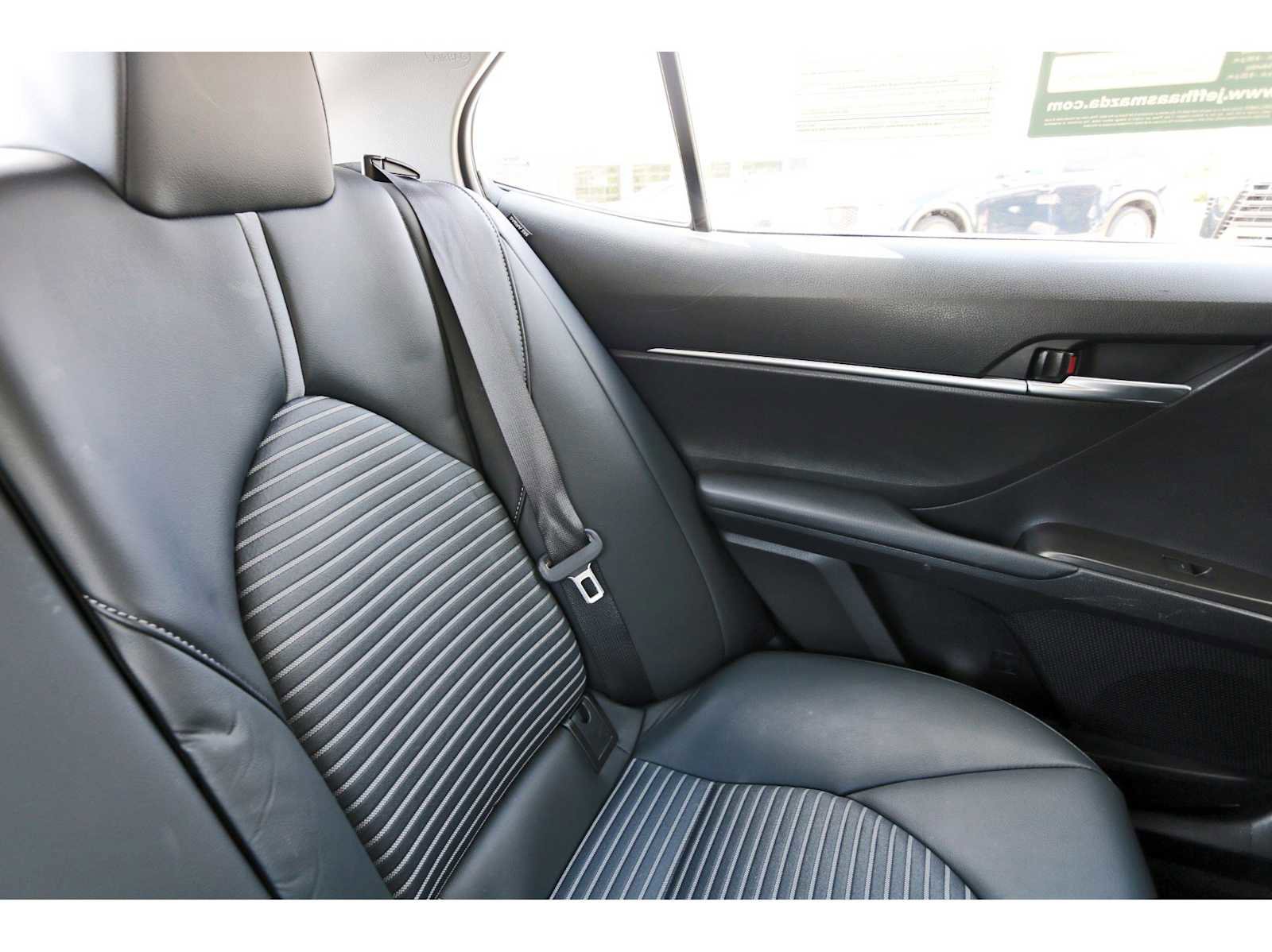 Used 2023 Toyota Camry SE image 10