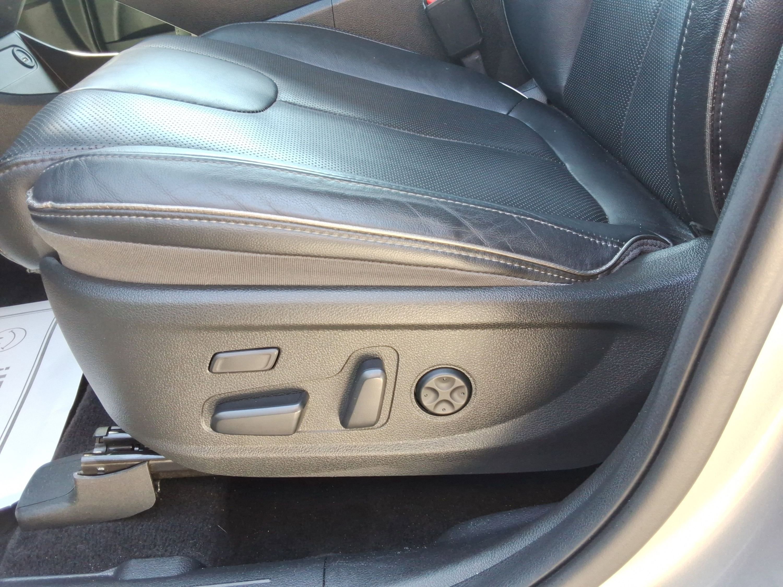 Used 2023 Hyundai Santa Fe Limited image 19