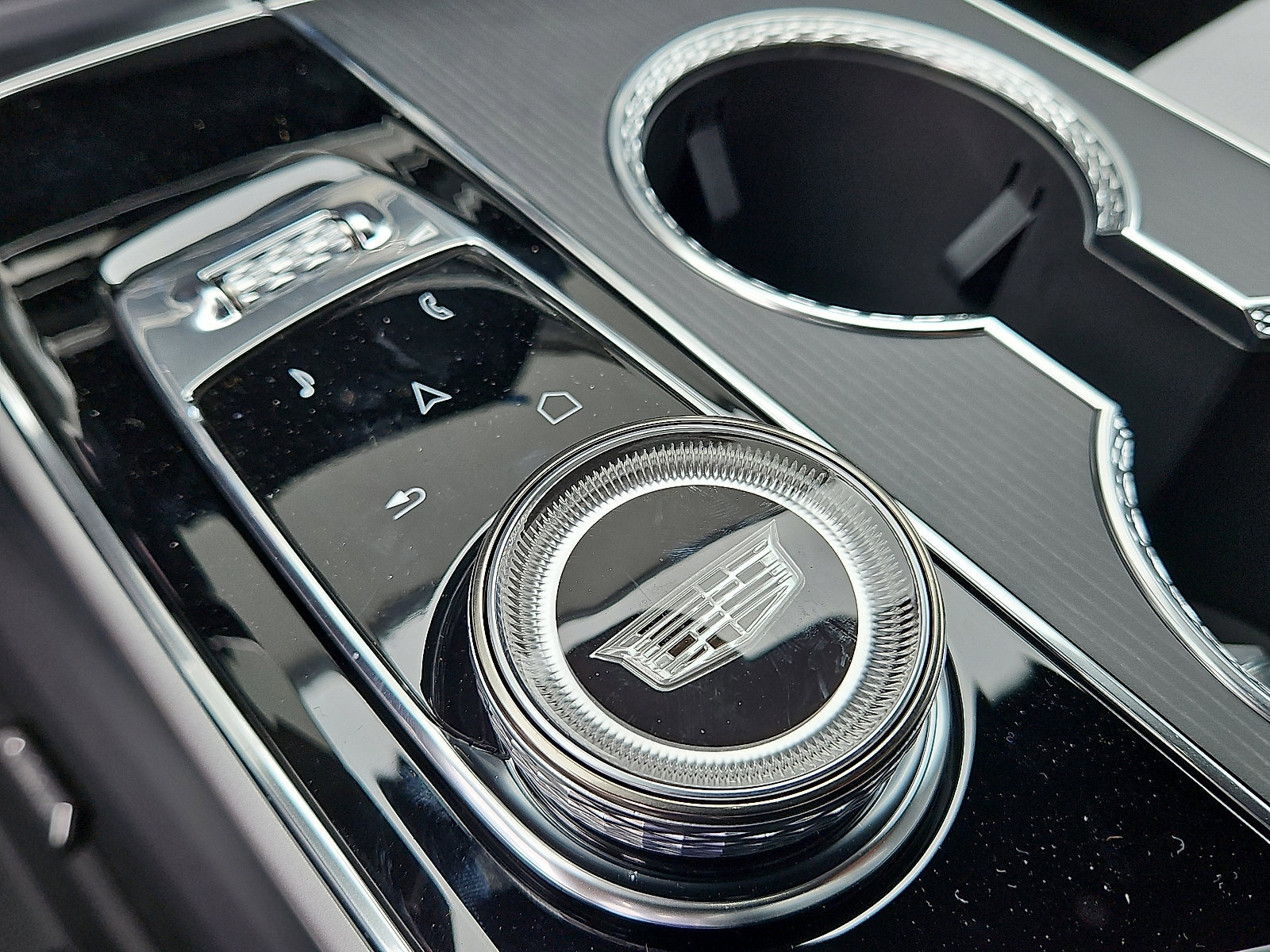 New 2025 Cadillac Lyriq Luxury w/ LPO, Floor Liner Package image 19