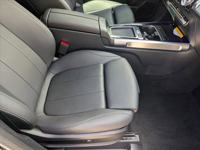 Used 2025 Mercedes-Benz GLB 250 image 21