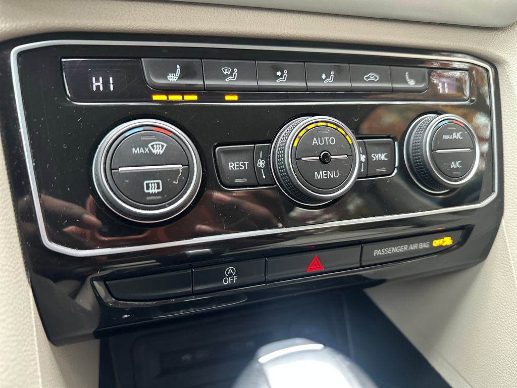 Certified 2022 Volkswagen Atlas SE image 11