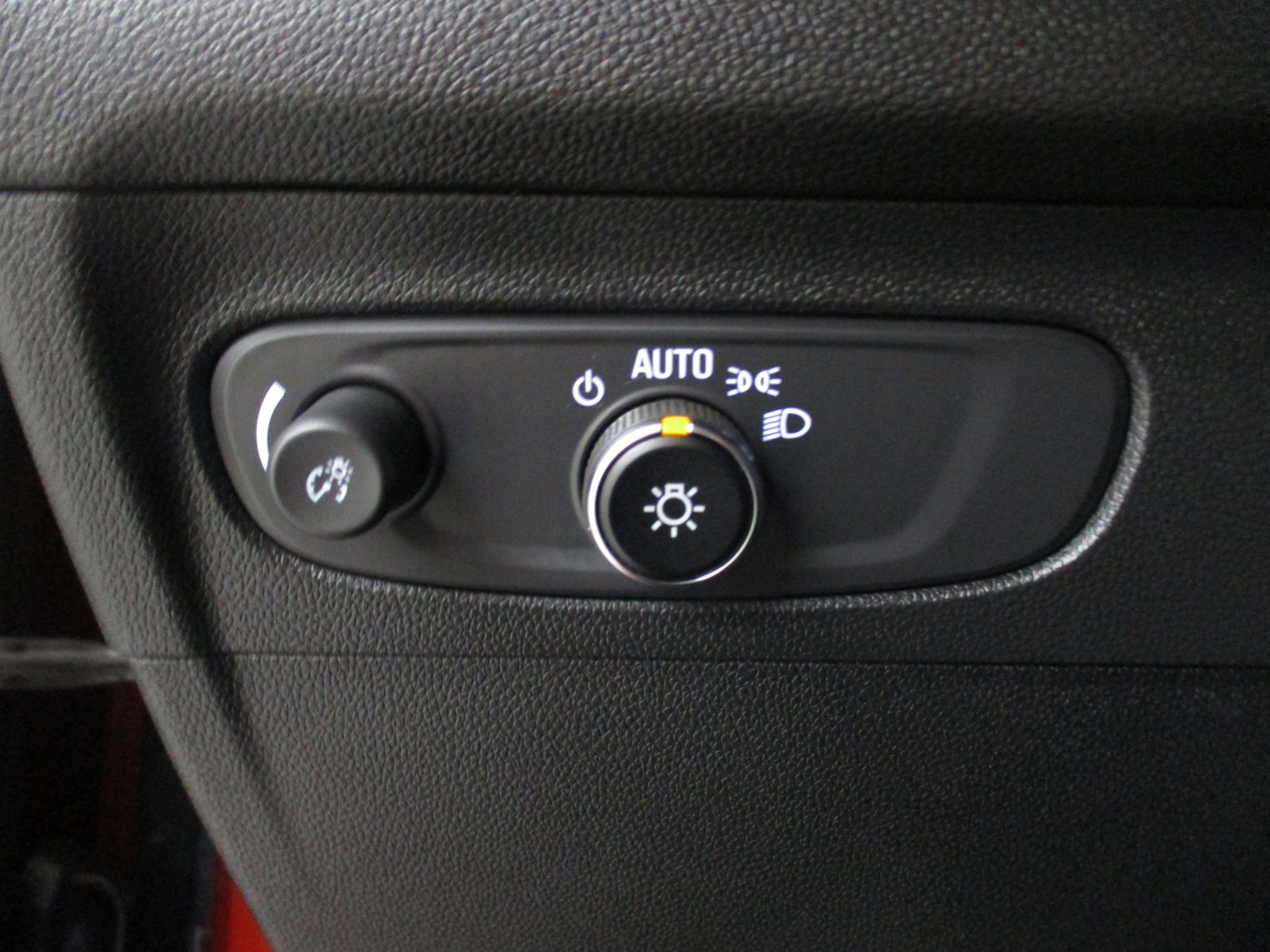 Used 2023 Buick Envision Preferred image 22