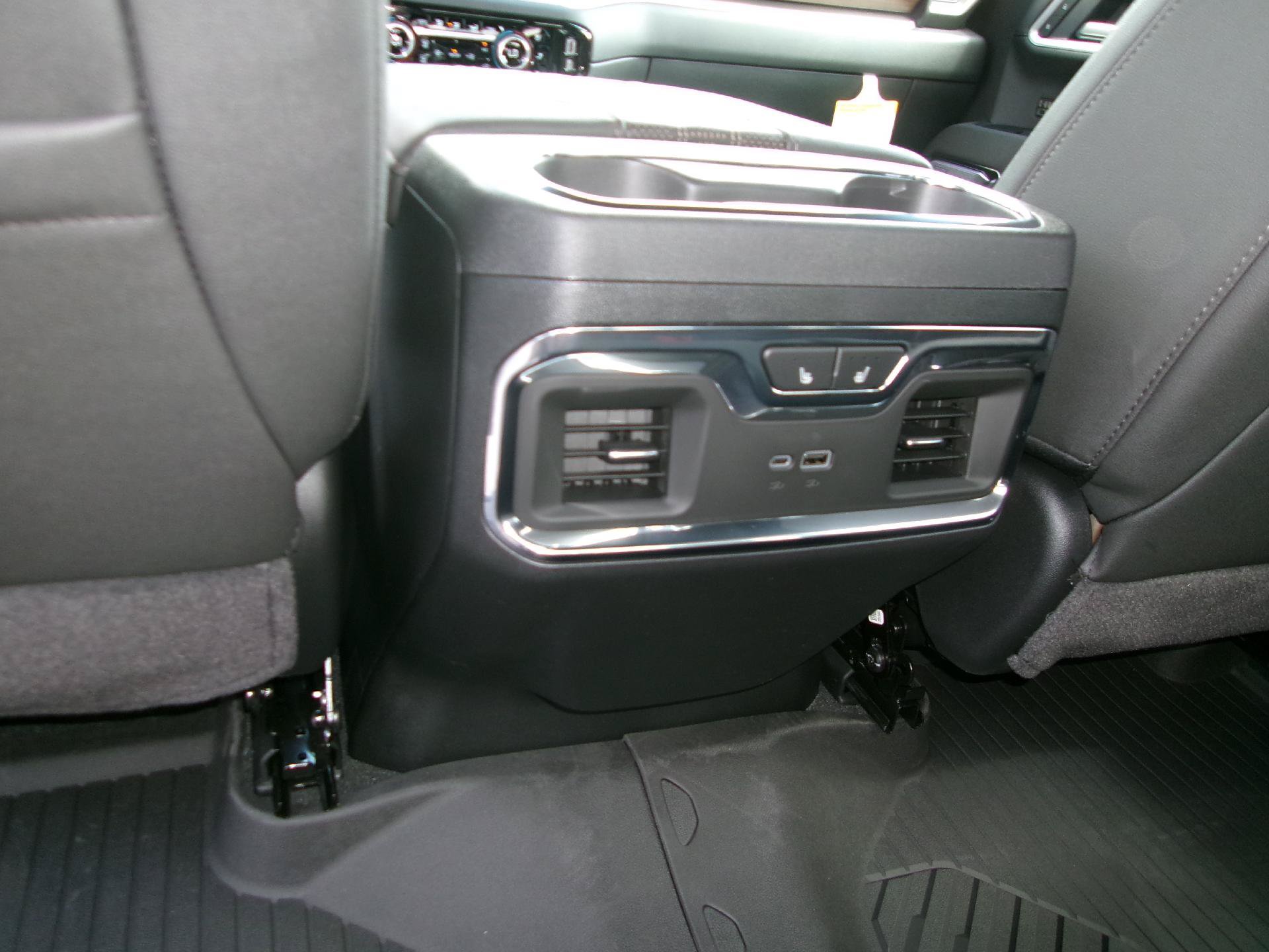 New 2026 Chevrolet Silverado 1500 High Country w/ Midnight Edition AWD/4WD image 14