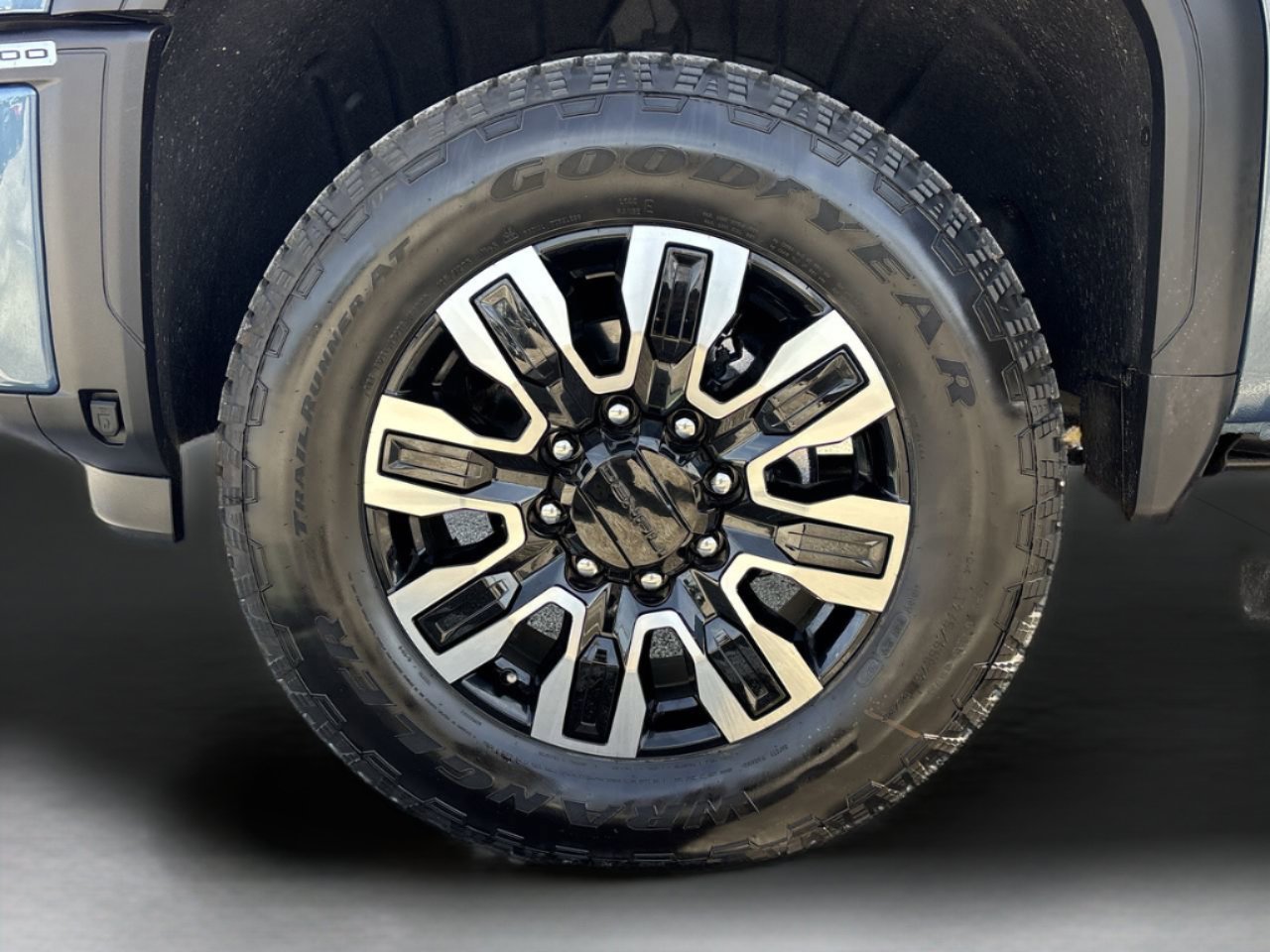 Used 2025 GMC Sierra 2500 Denali Ultimate image 36