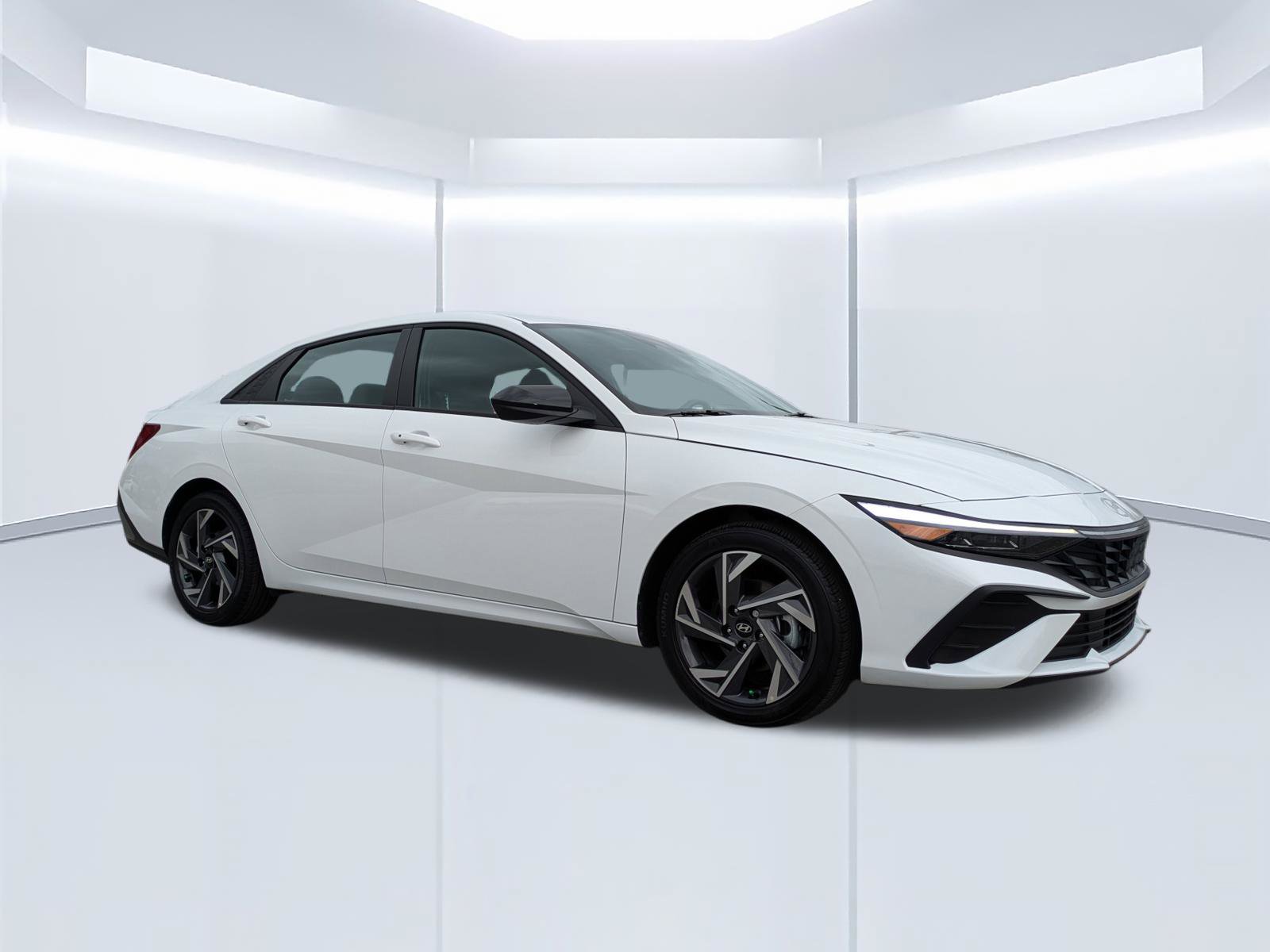 Certified 2025 Hyundai Elantra Sport FWD image 1