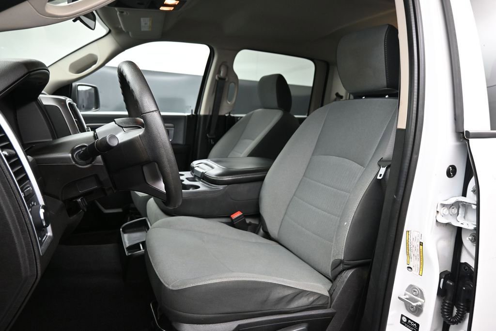 Used 2022 RAM 1500 Classic SLT AWD/4WD image 11