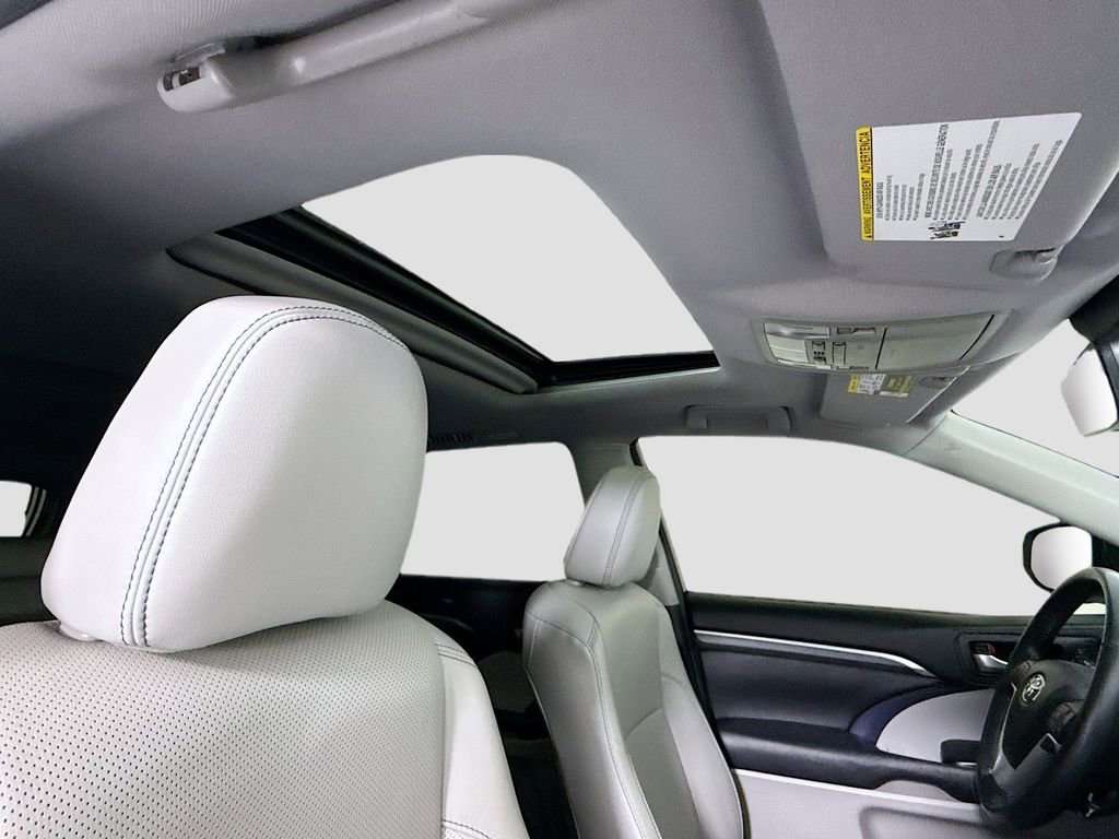 Used 2018 Toyota Highlander Limited FWD image 18