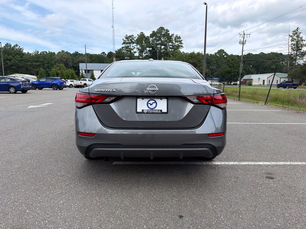 Used 2025 Nissan Sentra SV FWD image 10