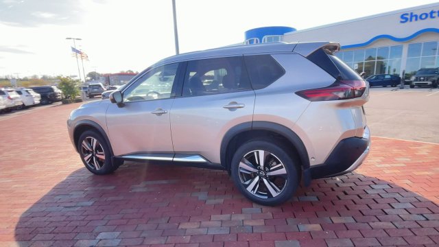 Used 2022 Nissan Rogue Platinum w/ Head-Up Display Package AWD/4WD image 7