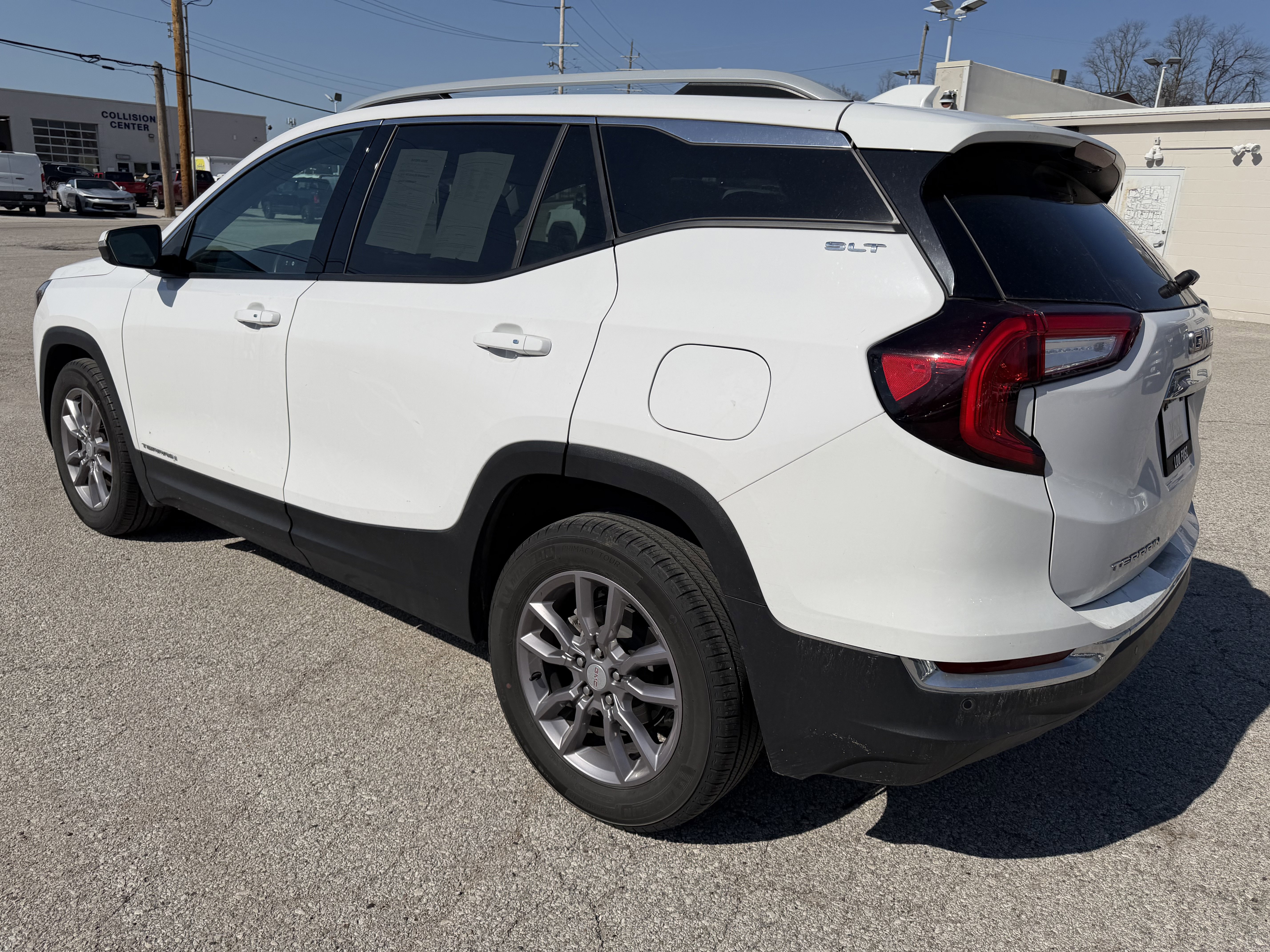 Used 2023 GMC Terrain SLT image 5