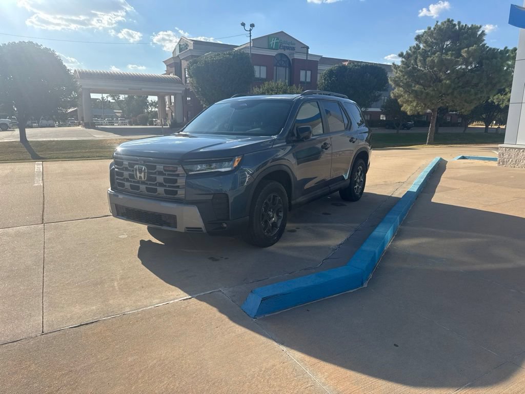 New 2026 Honda Pilot TrailSport image 2