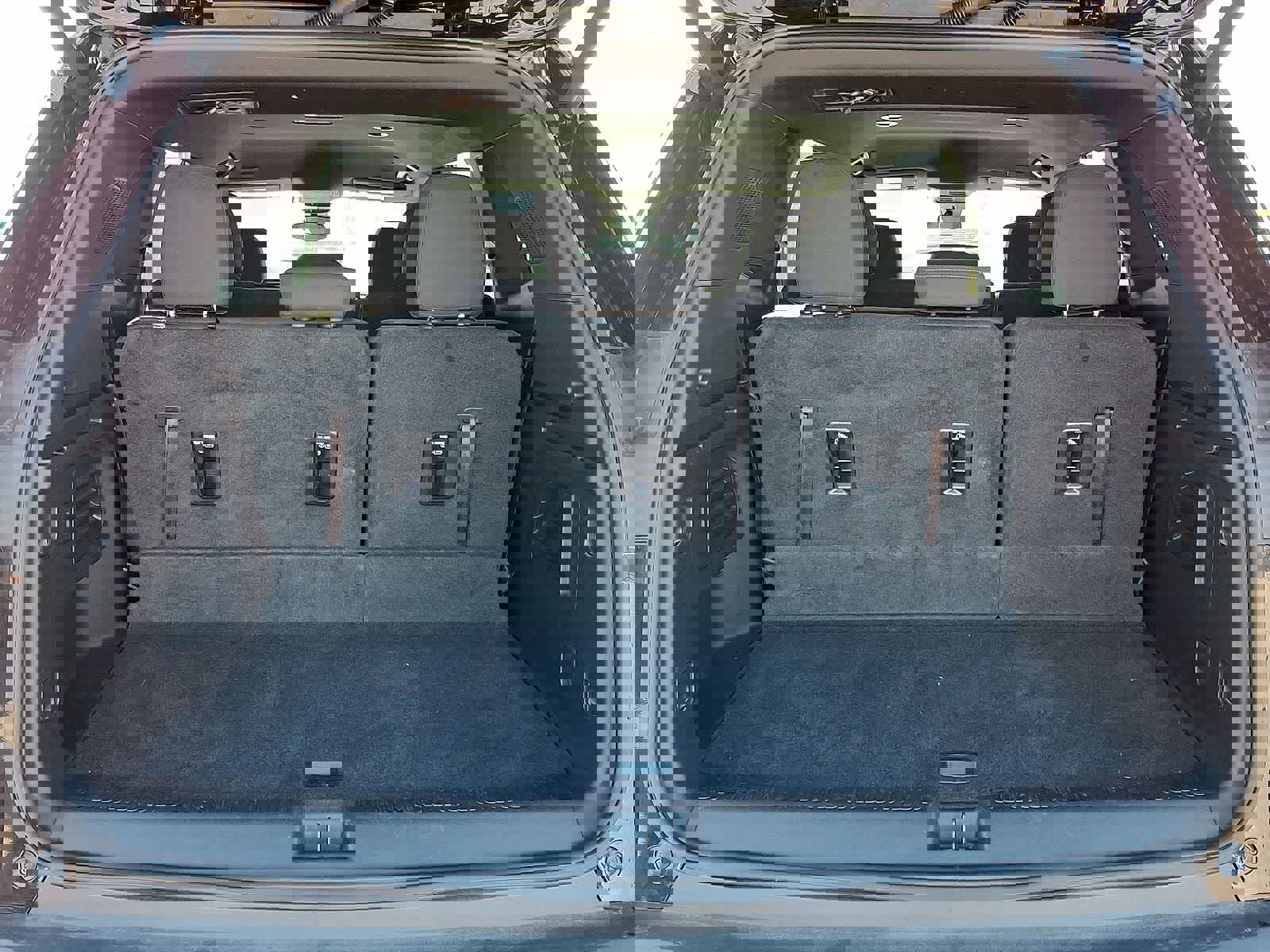 Used 2025 GMC Acadia Elevation image 32