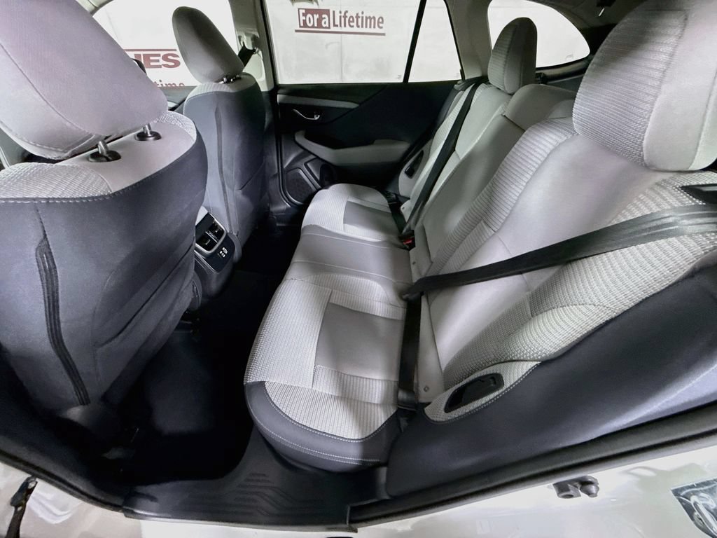 Used 2025 Subaru Outback Premium AWD/4WD image 28