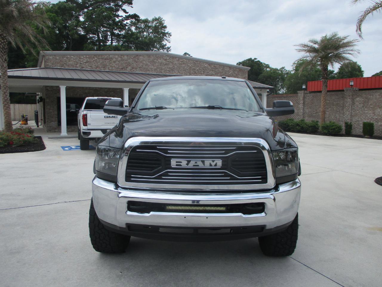 Used 2016 RAM 2500 Tradesman w/ Chrome Appearance Group AWD/4WD image 4