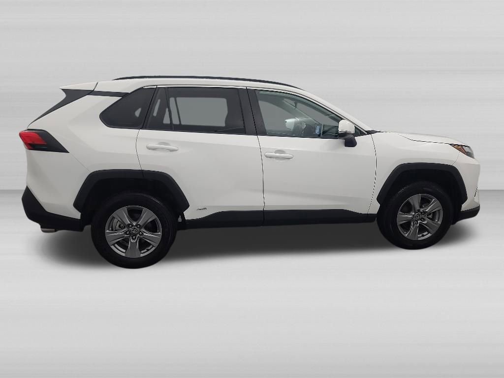 Used 2025 Toyota RAV4 XLE AWD/4WD image 9
