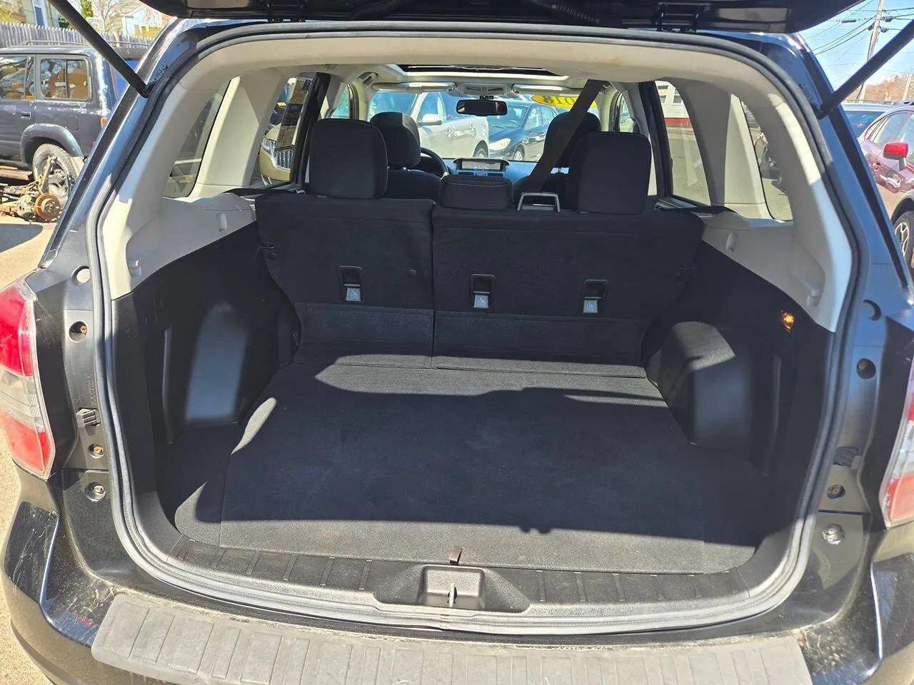 Used 2014 Subaru Forester 2.5i Premium w/ All-Weather Package AWD/4WD image 43