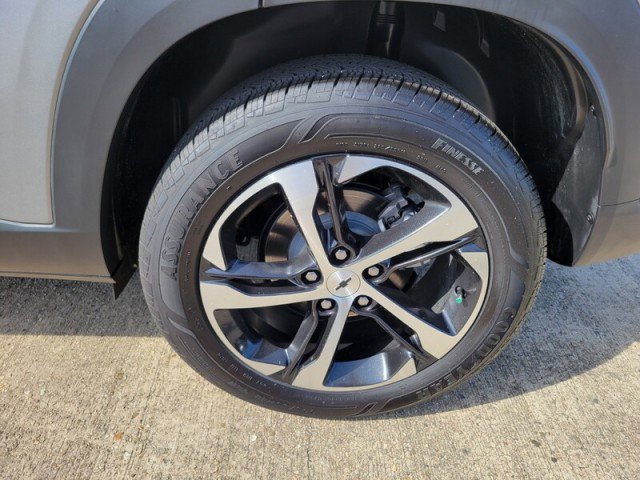 Certified 2025 Chevrolet Trax RS w/ Driver Confidence Package image 8