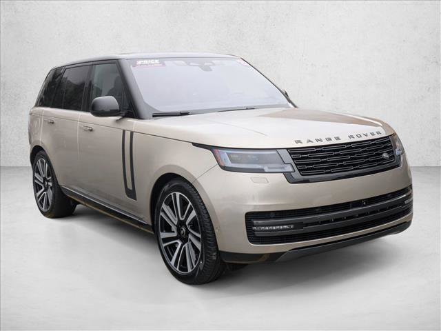 Used 2023 Land Rover Range Rover SE image 3