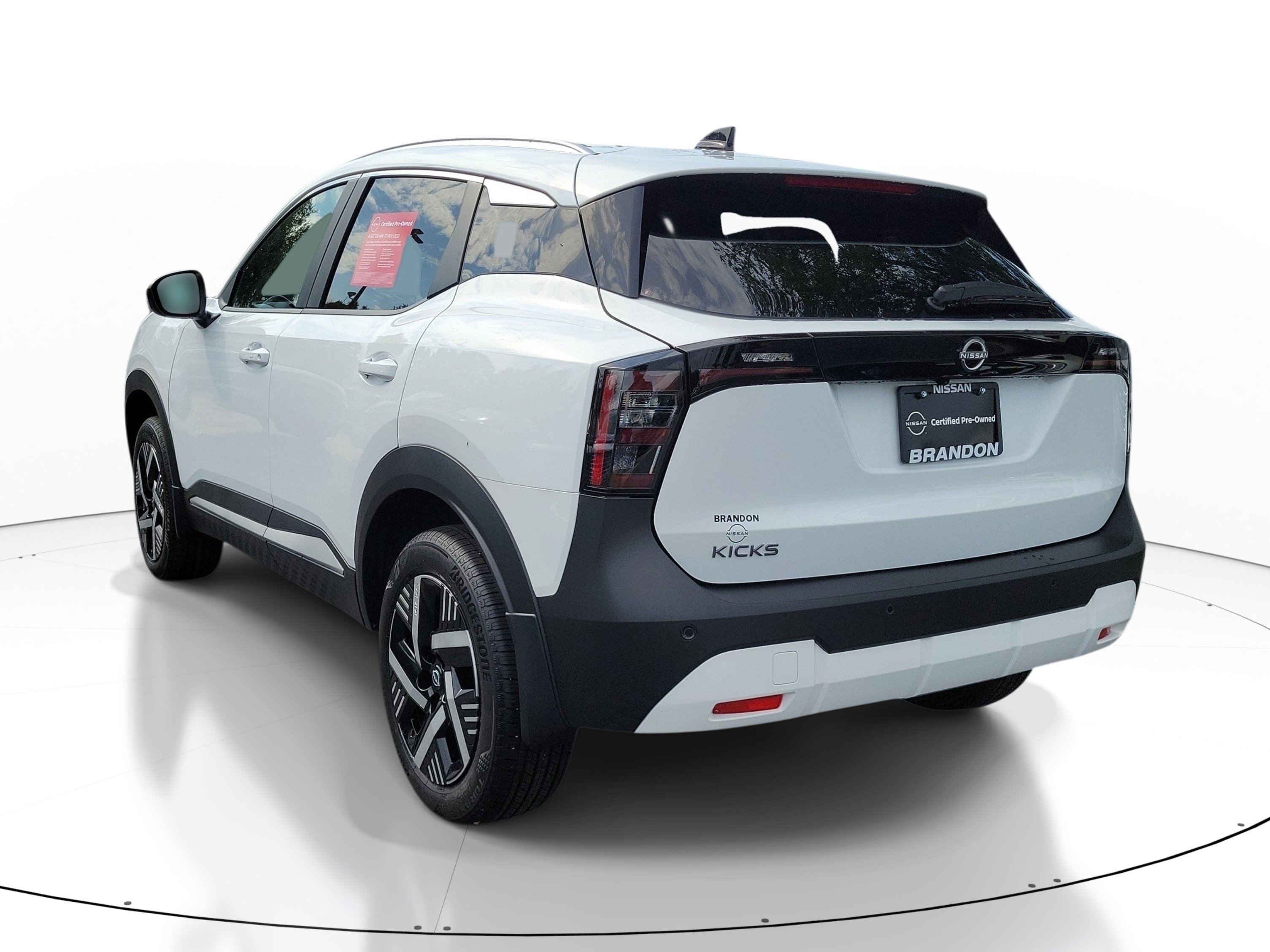 Certified 2026 Nissan Kicks SV FWD image 5