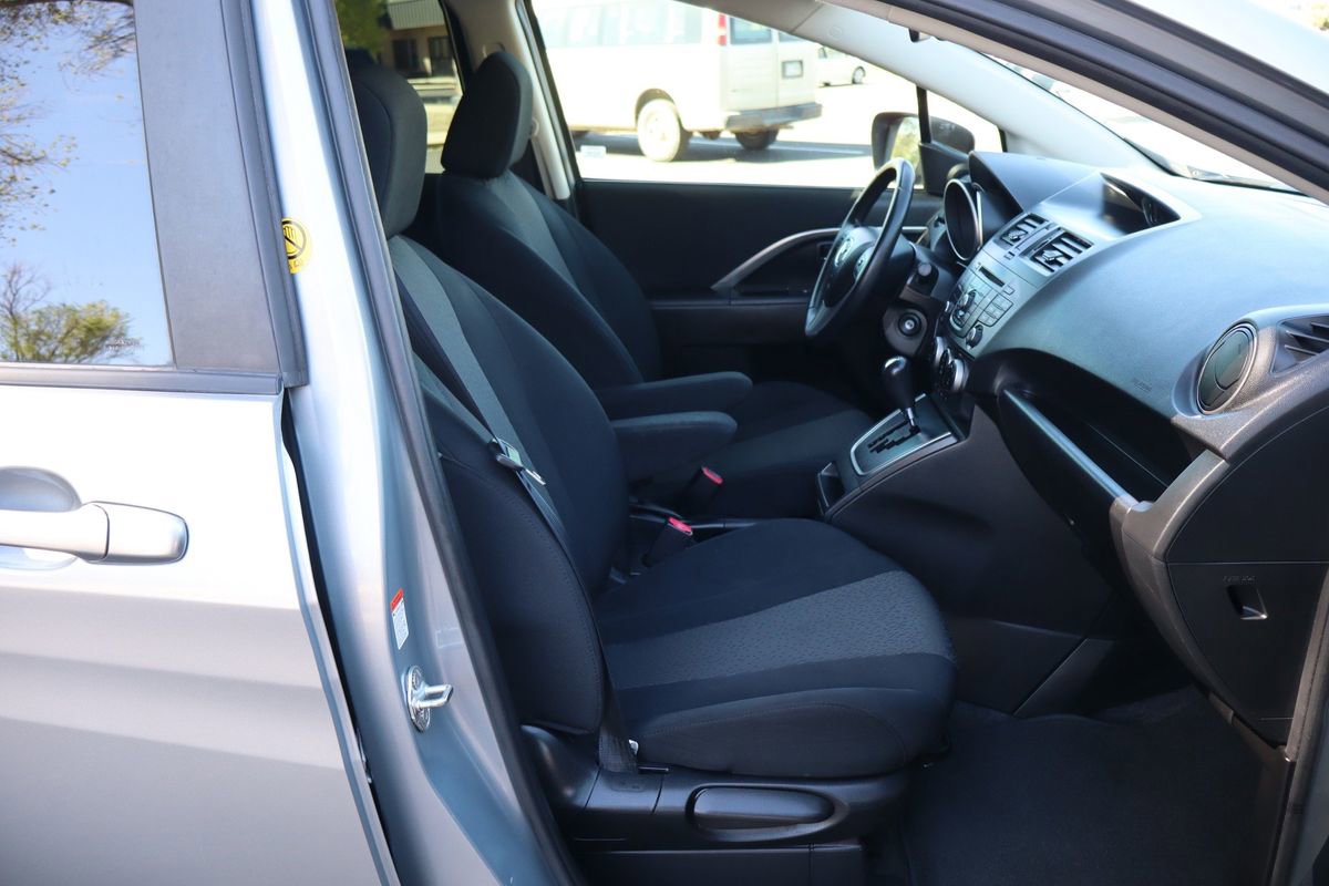 Used 2012 MAZDA MAZDA5 Touring w/ Moonroof & Audio Pkg image 24
