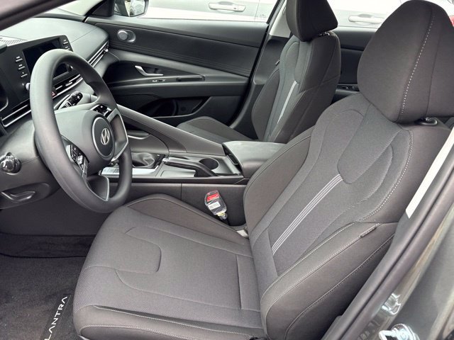 New 2026 Hyundai Elantra SE FWD image 4