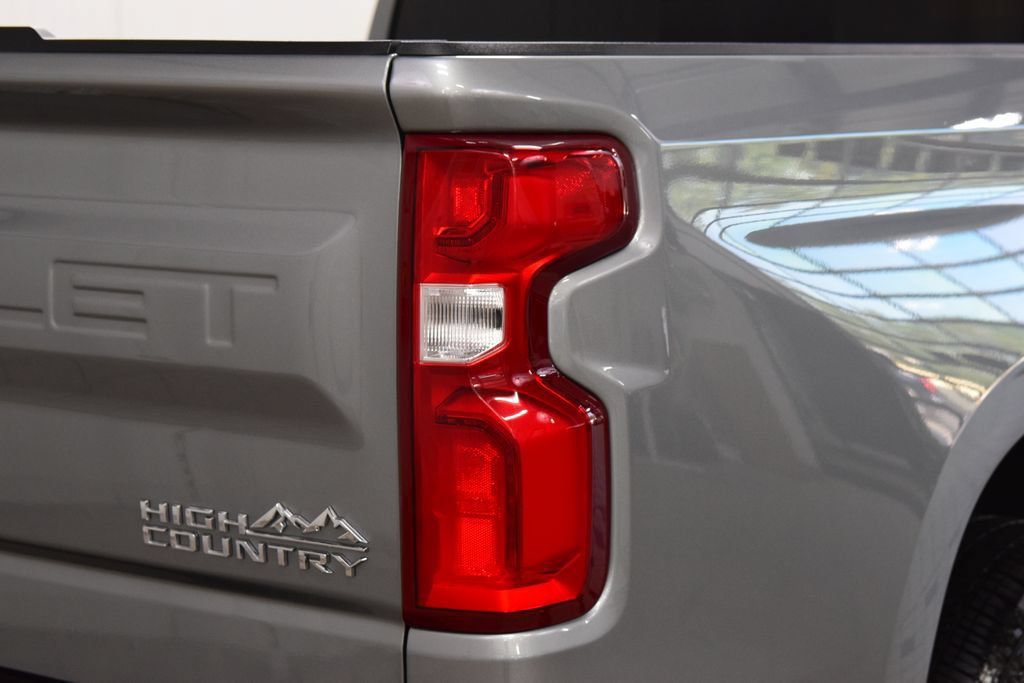 Used 2026 Chevrolet Silverado 1500 High Country w/ Technology Package AWD/4WD image 17